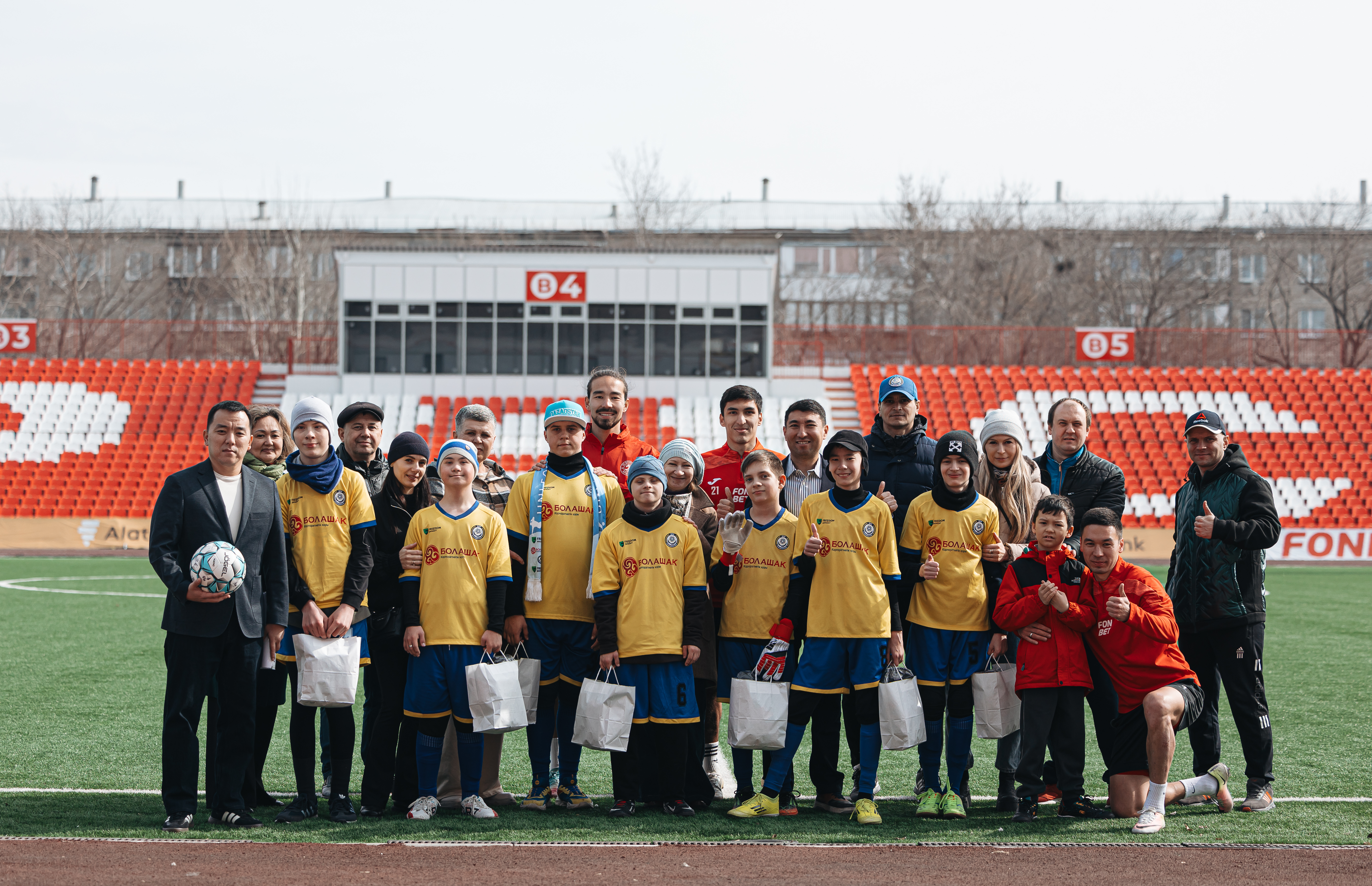 «Qyzyljar Community» жобасын дамыту және әлеуметтік жауапкершілікті іске асыру аясында «QYZYLJAR» футбол клубы ментальды ерекшеліктері бар футболшыларға арналған «Uni Football League» лигасымен серіктестік басталғанын хабарлайды.